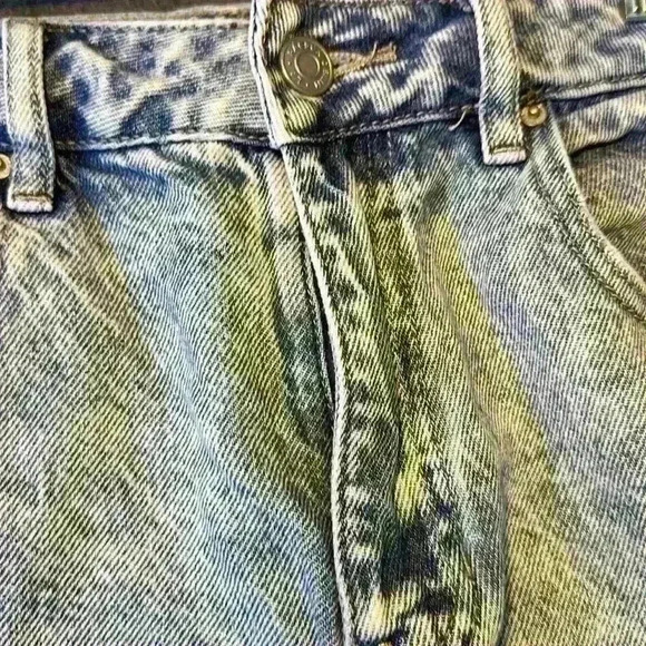 PacSun Mom Short Acid Wash Distressed 90s Cuffed Hem Jean Short Women’s Size 29. - Picture 3 of 12